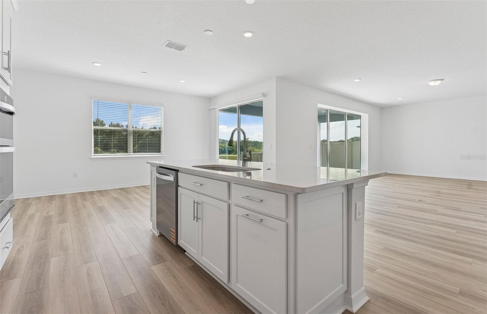 1803 Ruby Ln photo 4