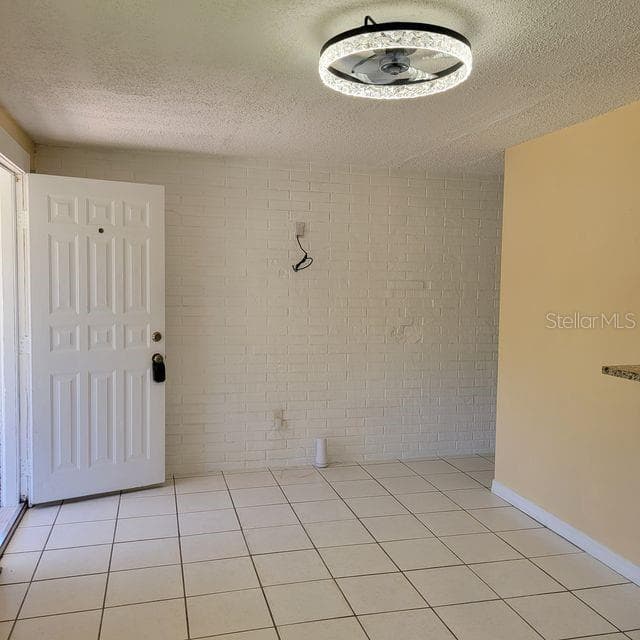 7431 Sheepshead Dr photo 4