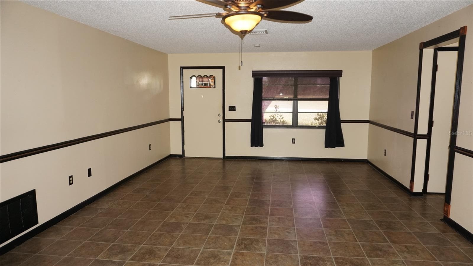 6001 Waycross Dr photo 5