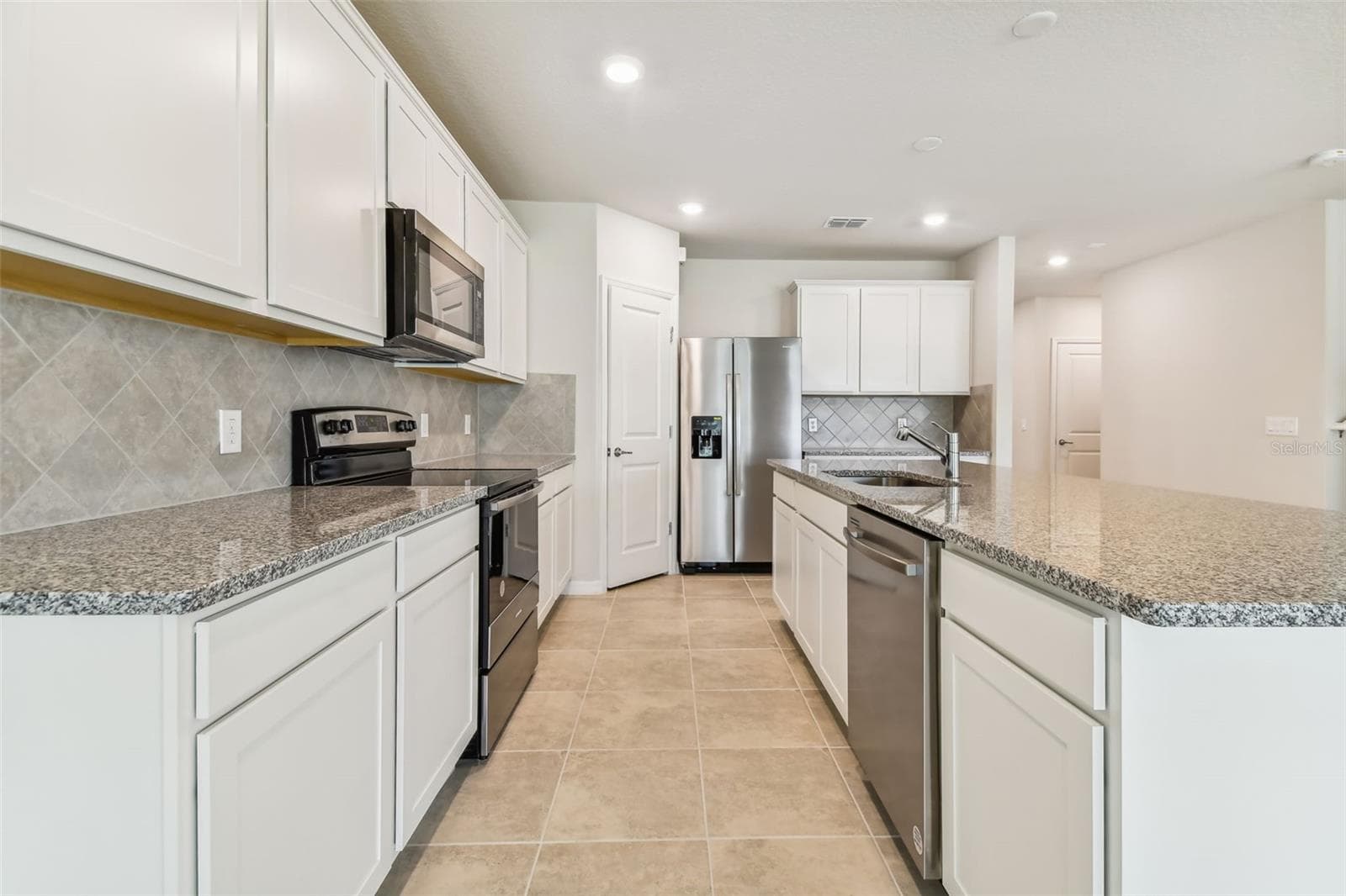 13718 Evergreen Valley Dr photo 5