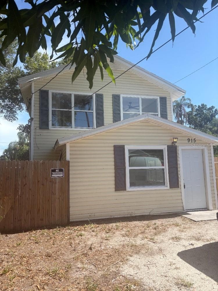 915 Seminole St