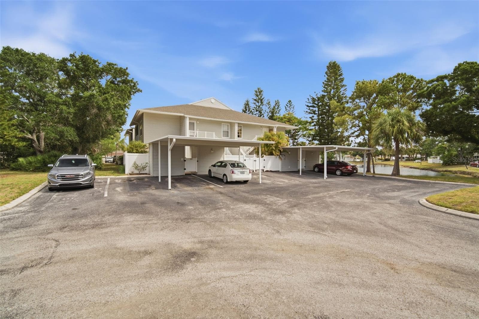 8350 Savannah Trace Cir #305