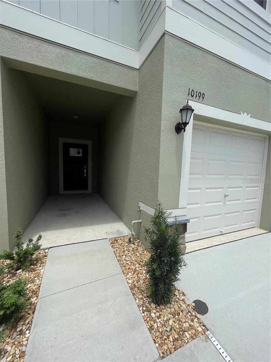 10199 Trumpet Honeysuckle Way