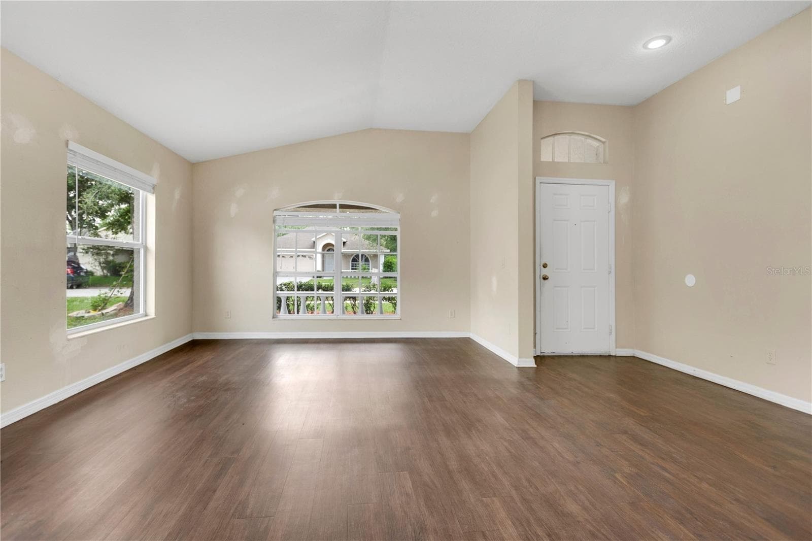 1422 Lake Shore Ranch Dr