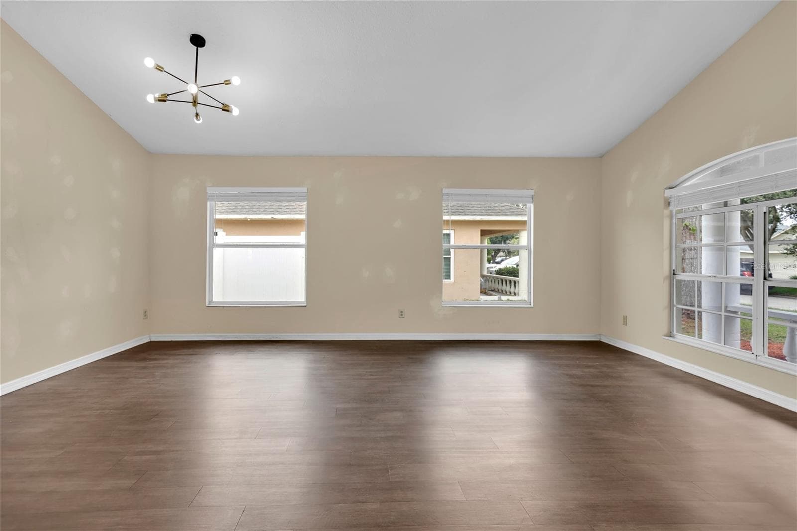1422 Lake Shore Ranch Dr photo 3