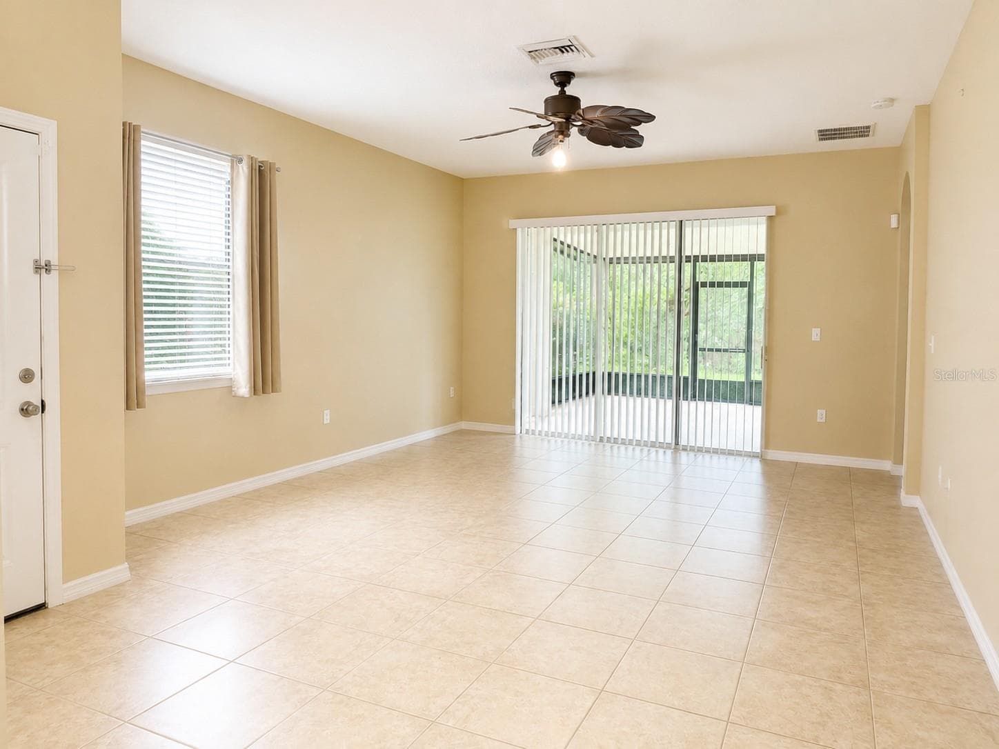7436 Surrey Pines Dr photo 3