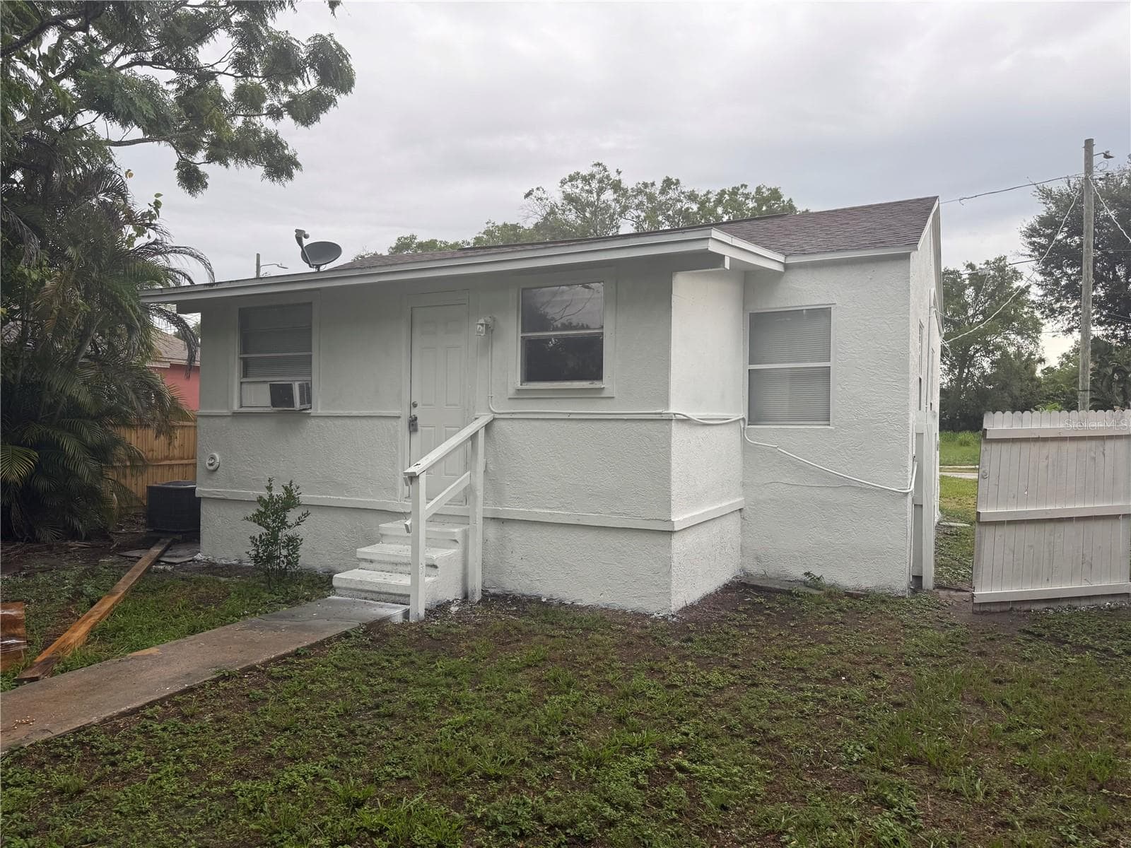 2615 E 28th Ave photo 3