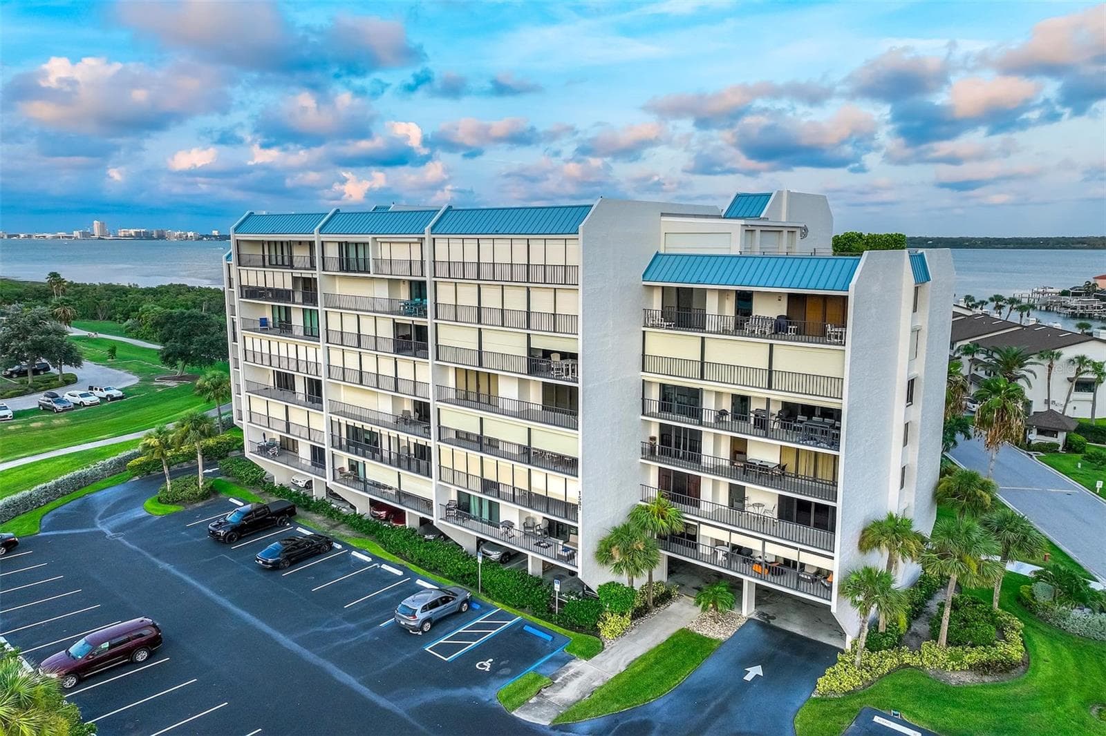 1581 Gulf Blvd #203N photo 3
