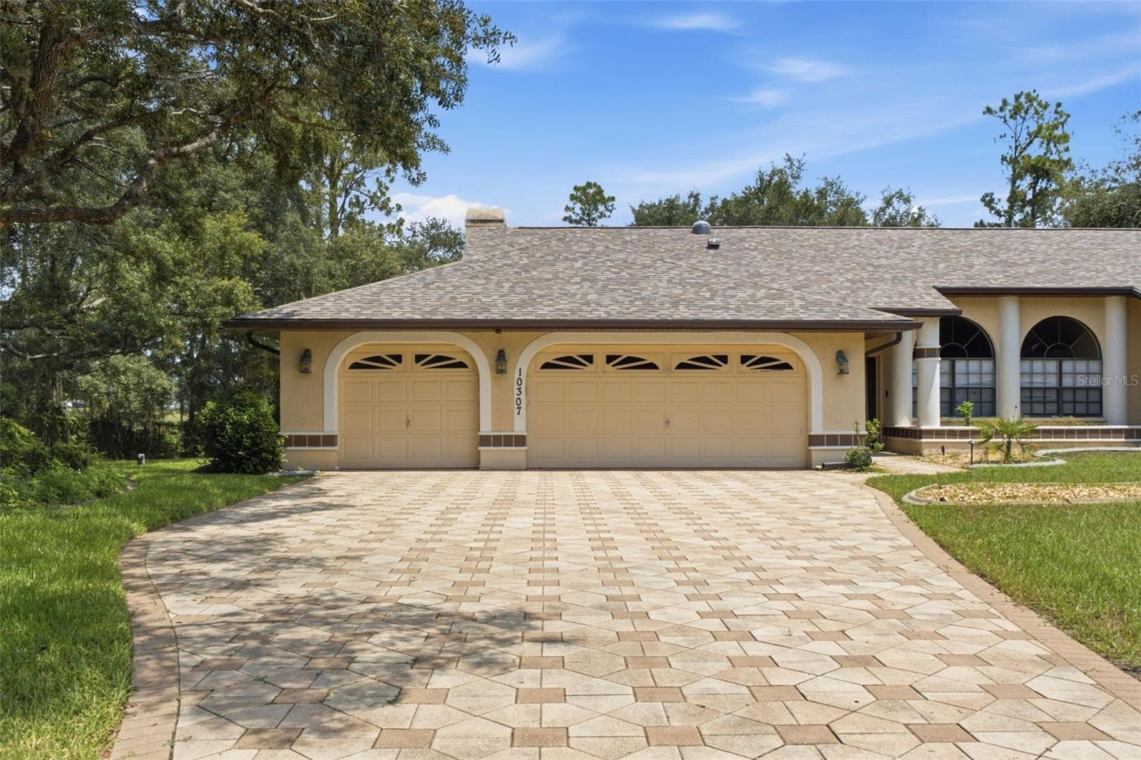 10307 Waters Edge CT photo 3