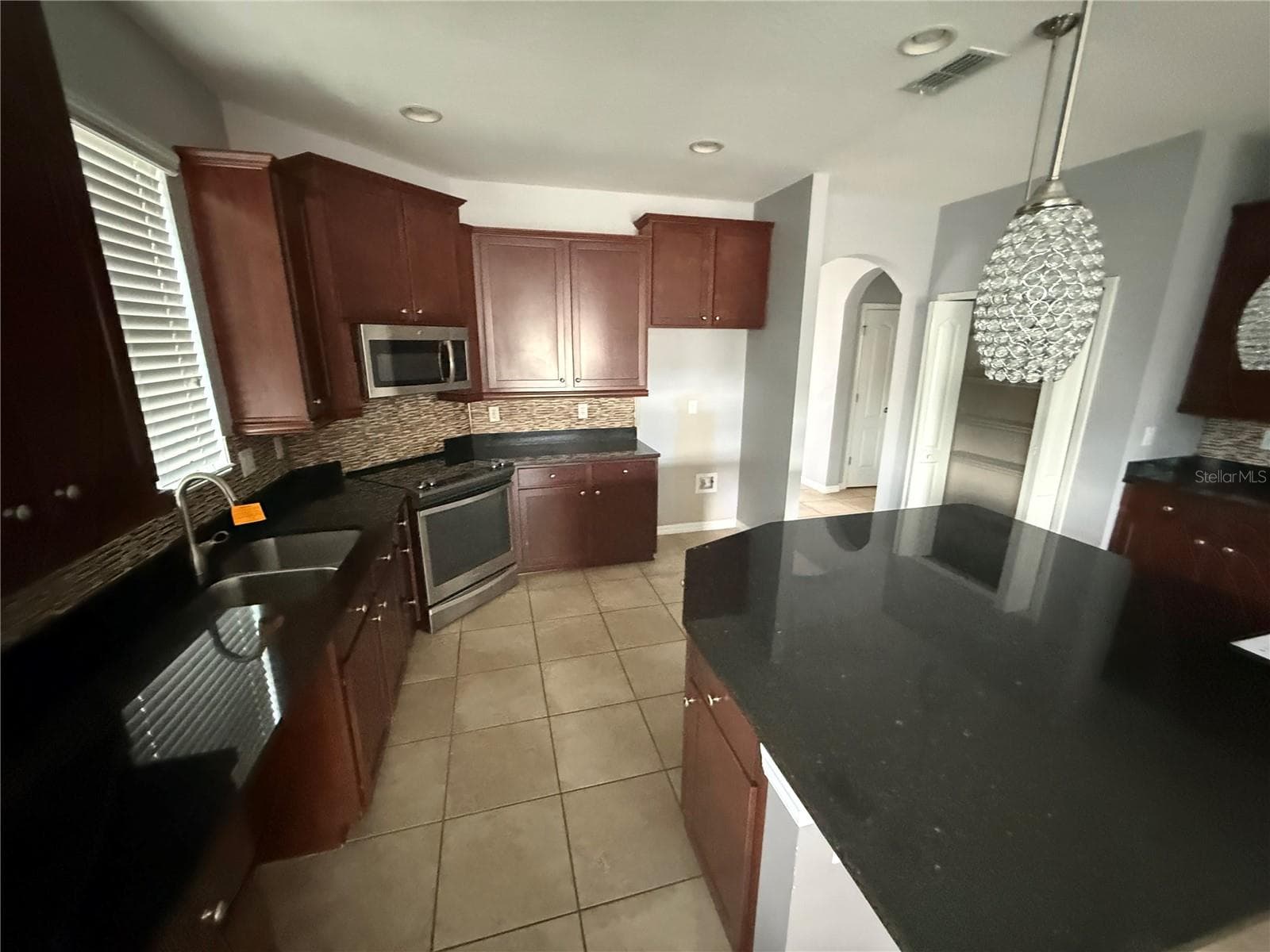 1890 Altavista Cir photo 4