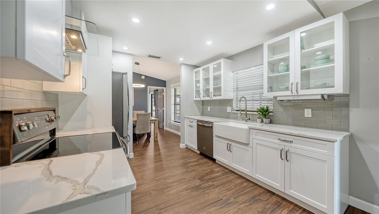 1551 Georgetowne Ln photo 5