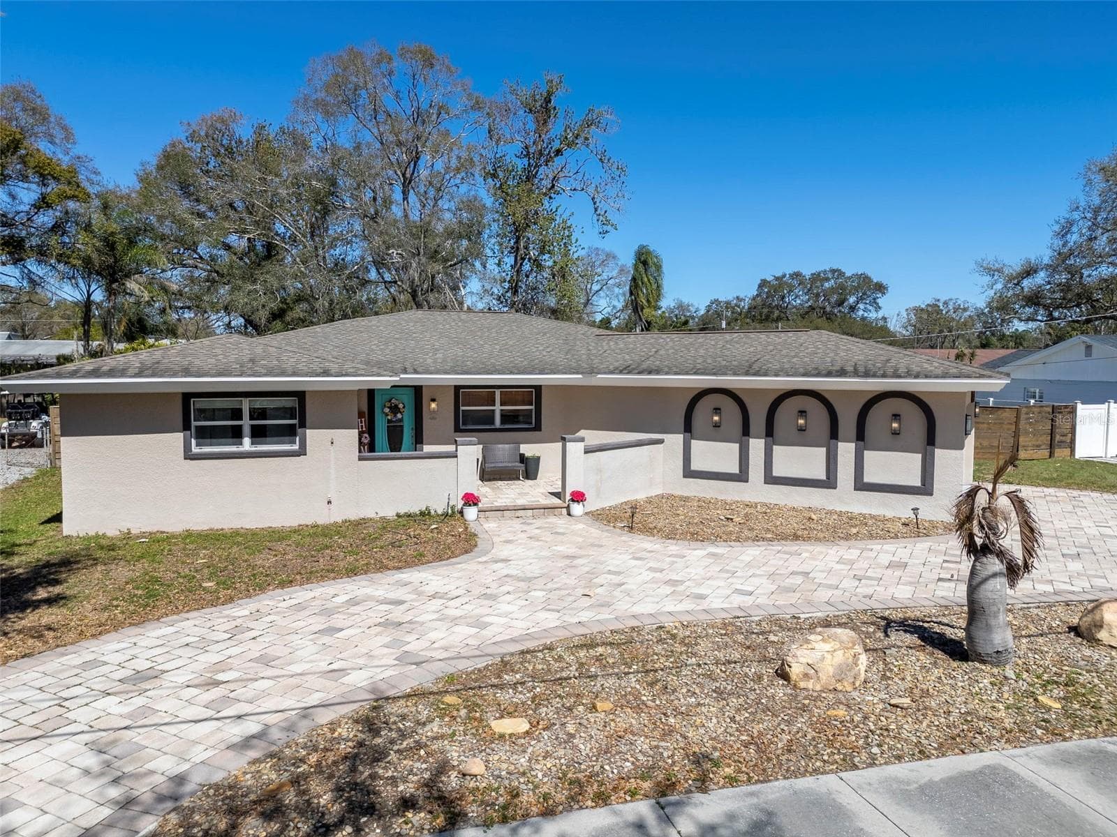 2535 Lake Ellen Dr photo 2