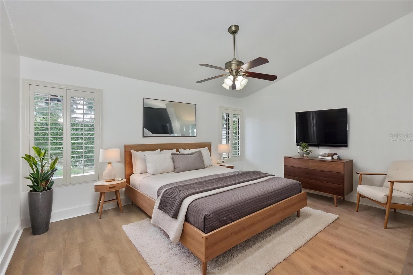 14651 Village Glen Cir photo 4