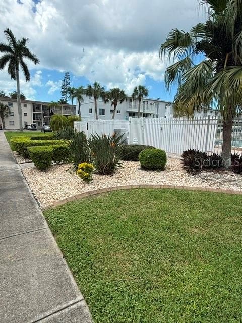 2223 Sunset Dr #E24 photo 4