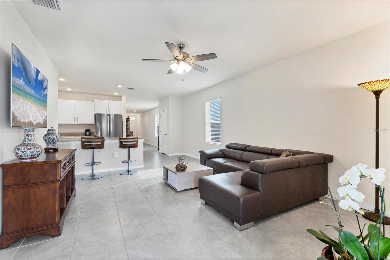 3293 Hilltop Cir photo 4