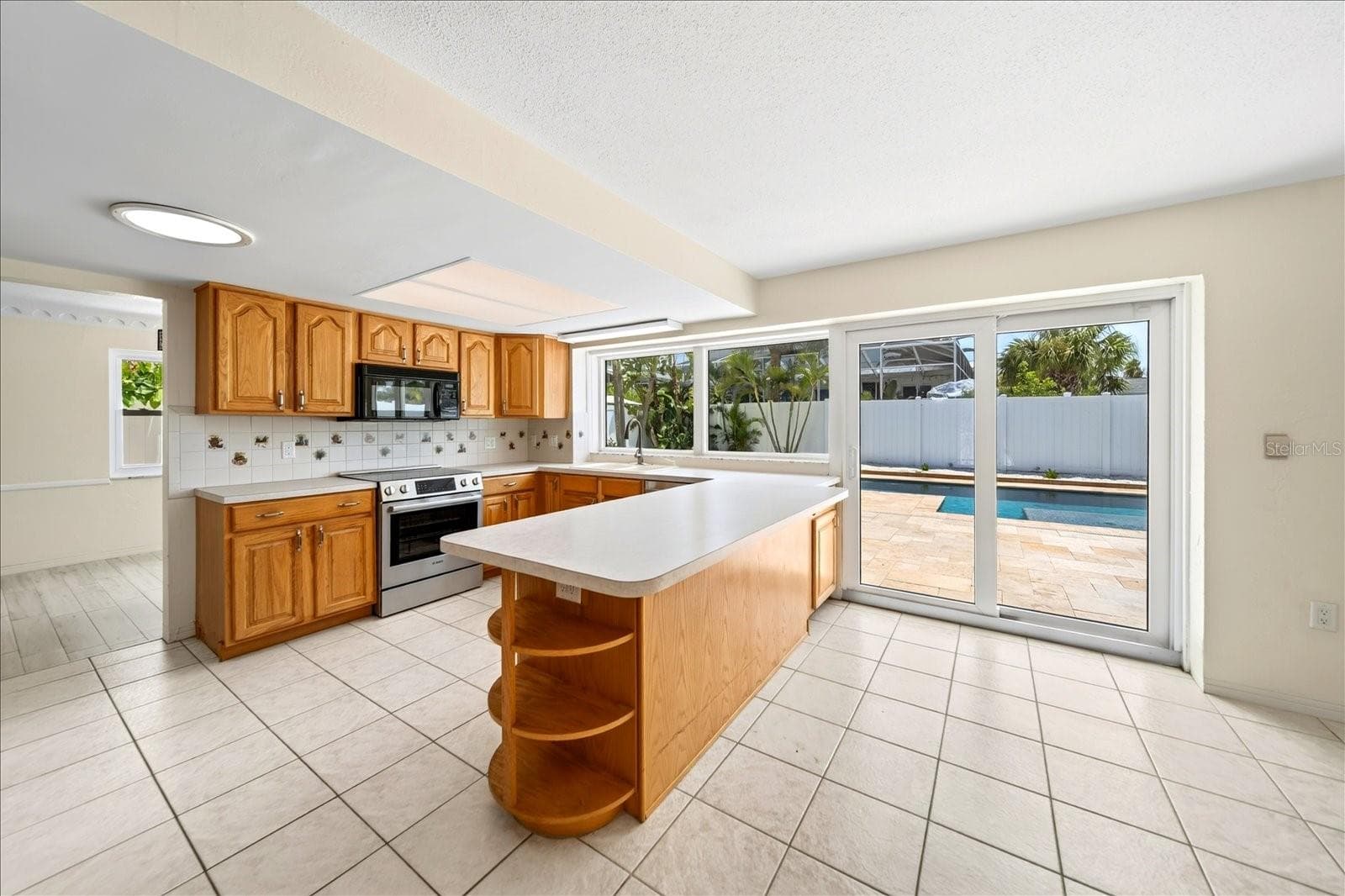 230 N Tessier Dr photo 3