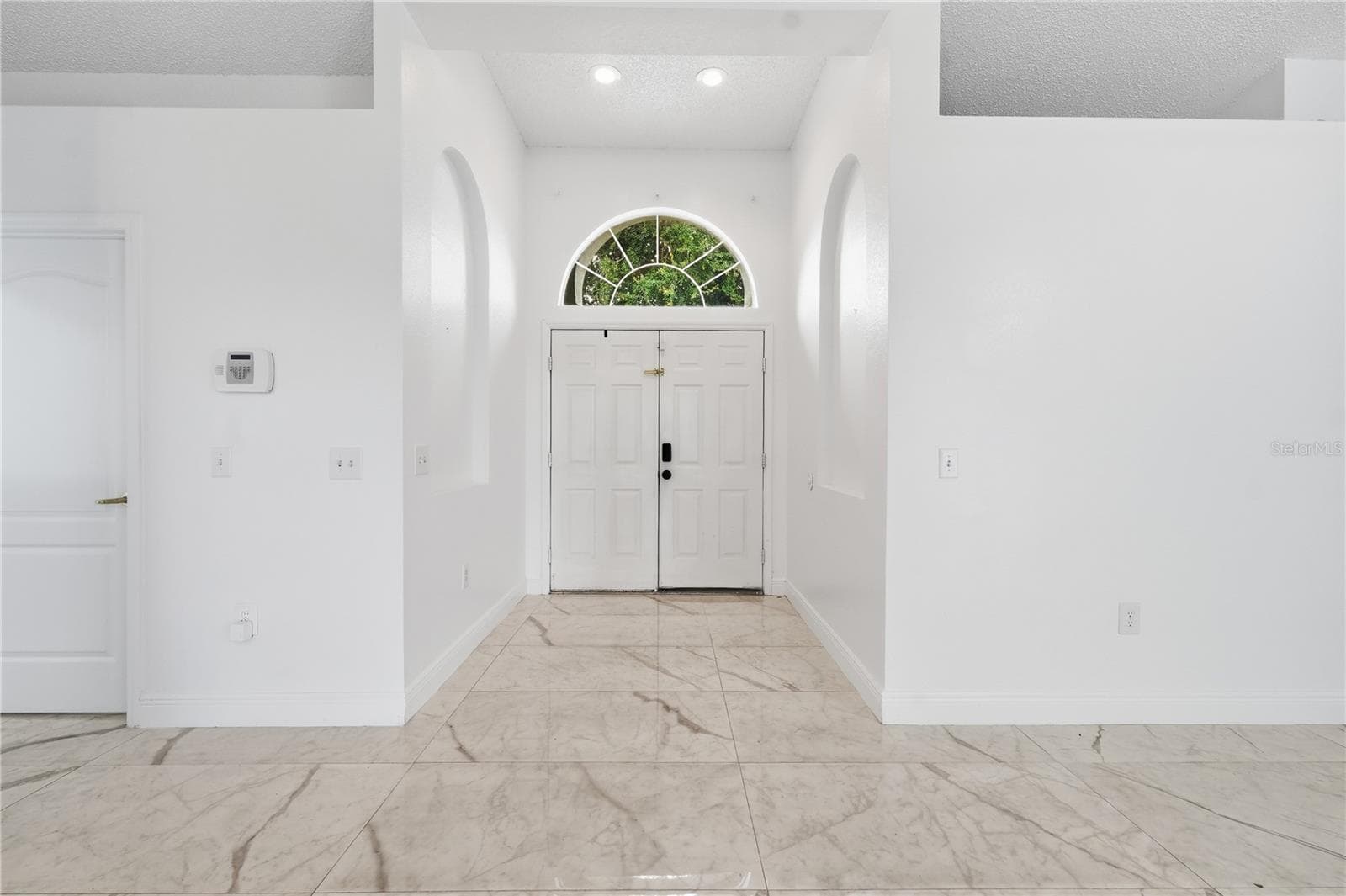 577 Terranova Cir photo 5