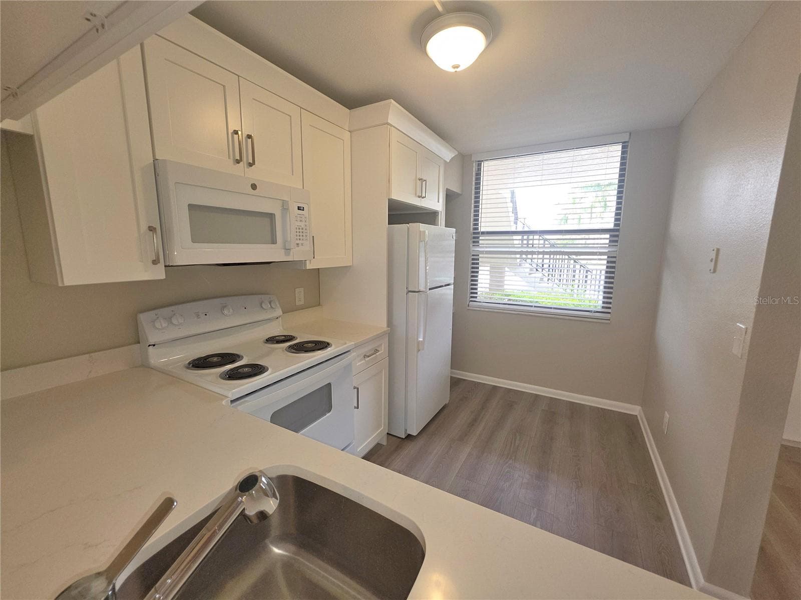 2049 Skimmer CT W #311