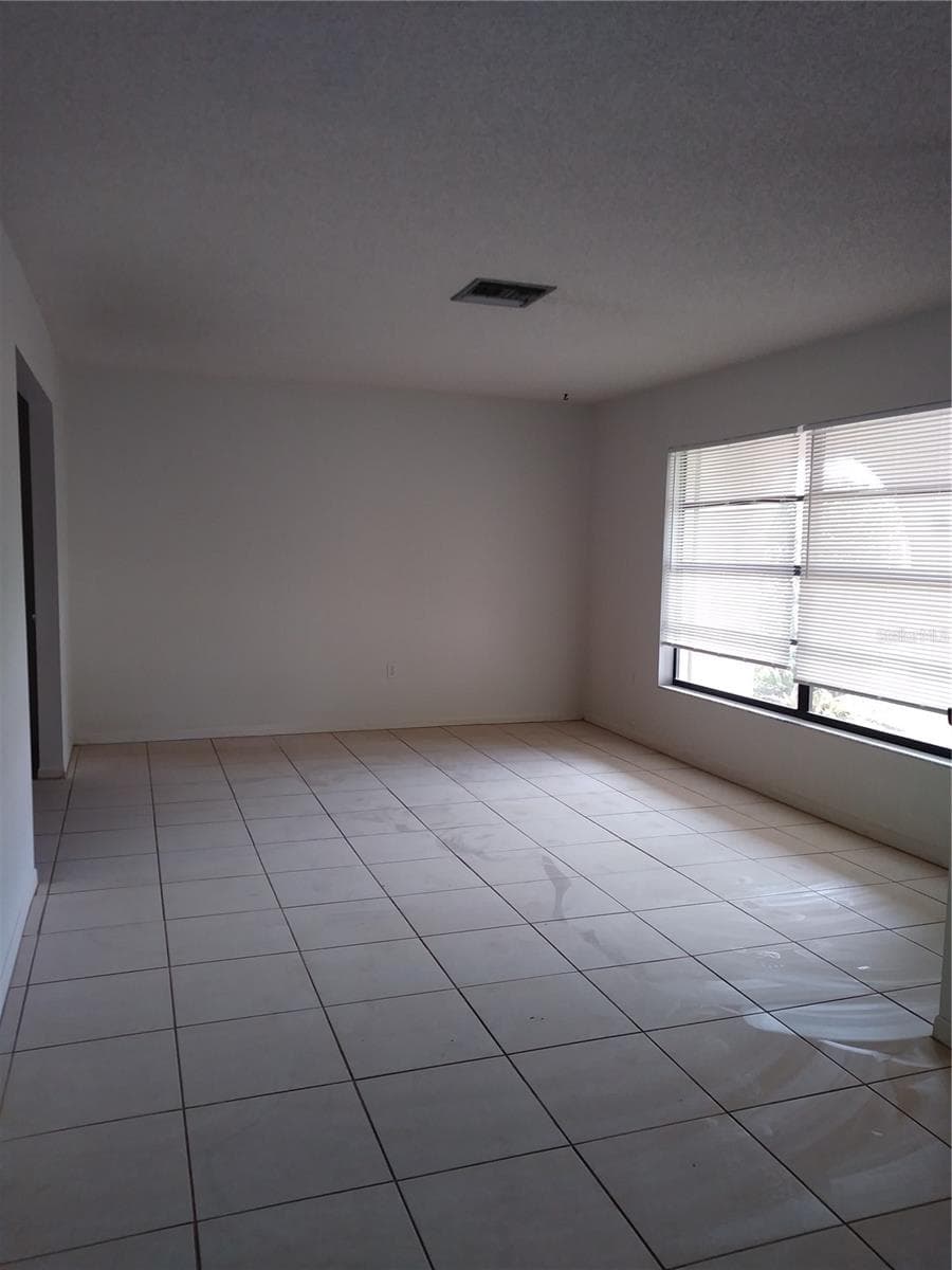 1725 Tumbleweed Dr photo 3