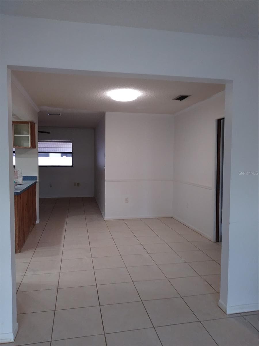 1725 Tumbleweed Dr photo 4