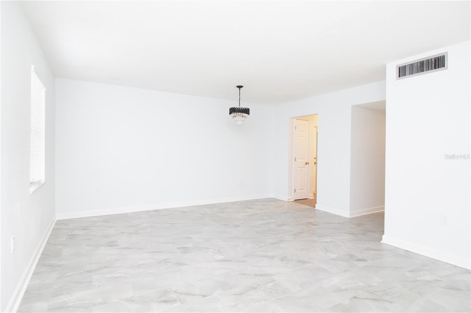 1115 Rue Des Chateaux #1A photo 4