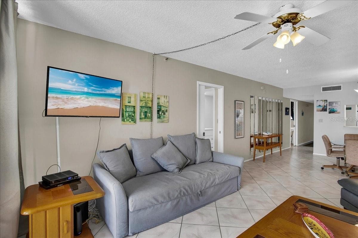 15462 Gulf Blvd #903 photo 5