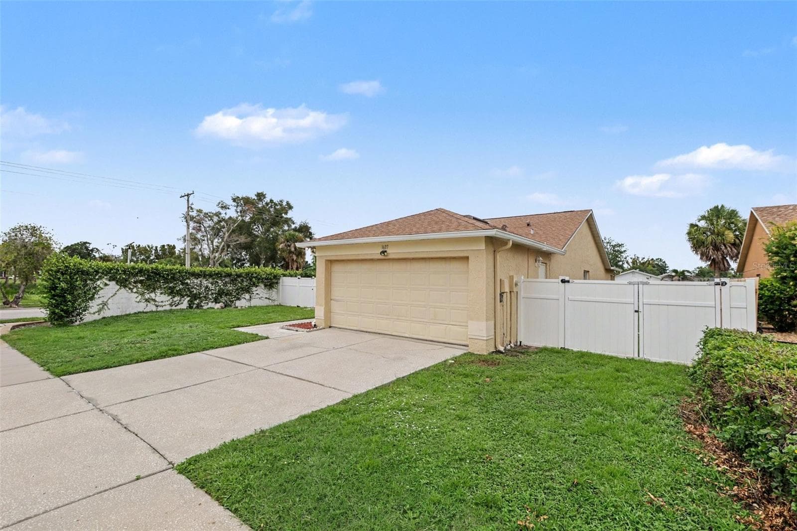 1607 Widelake CT