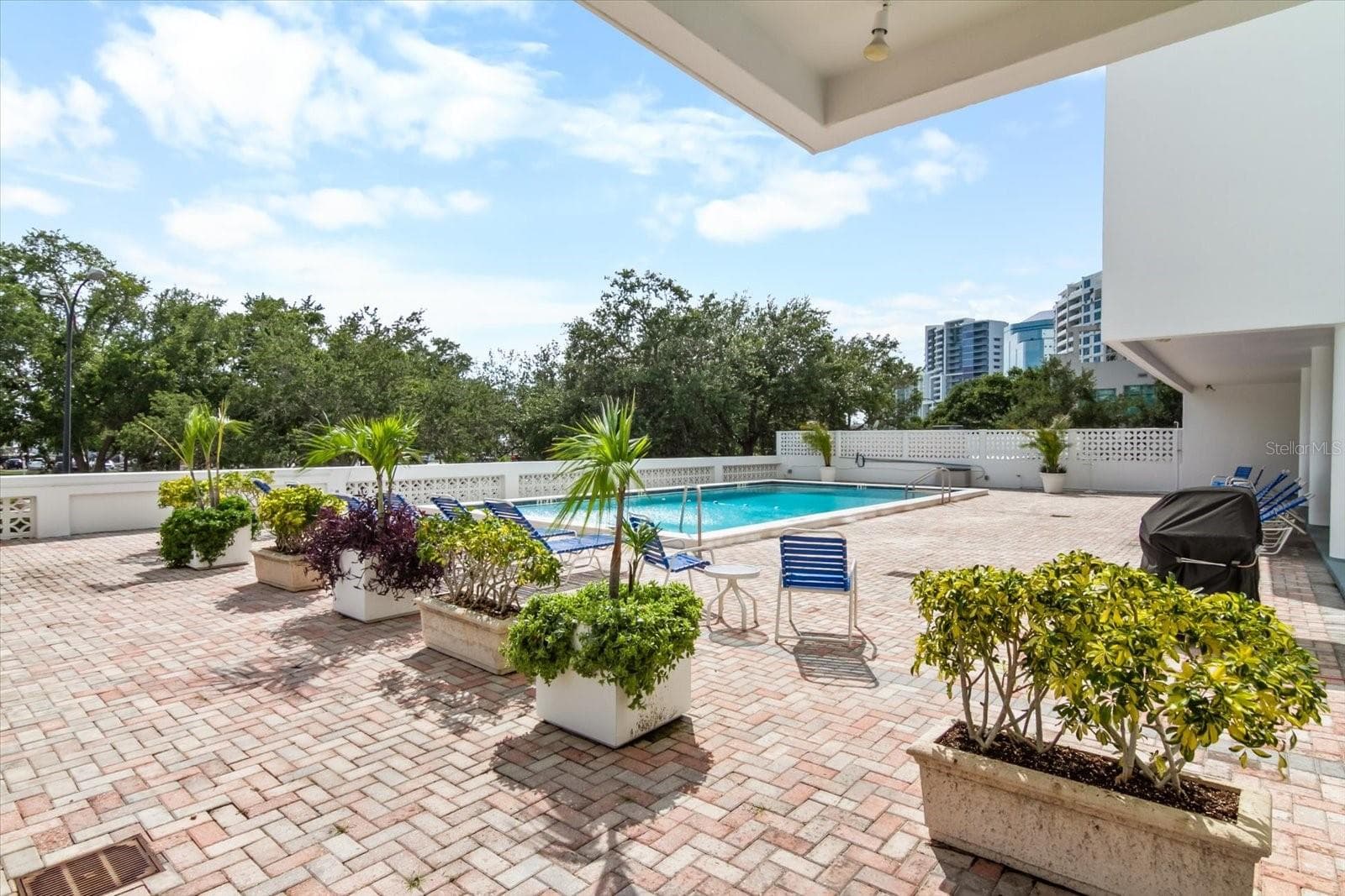 33 S Gulfstream Ave #305 photo 4