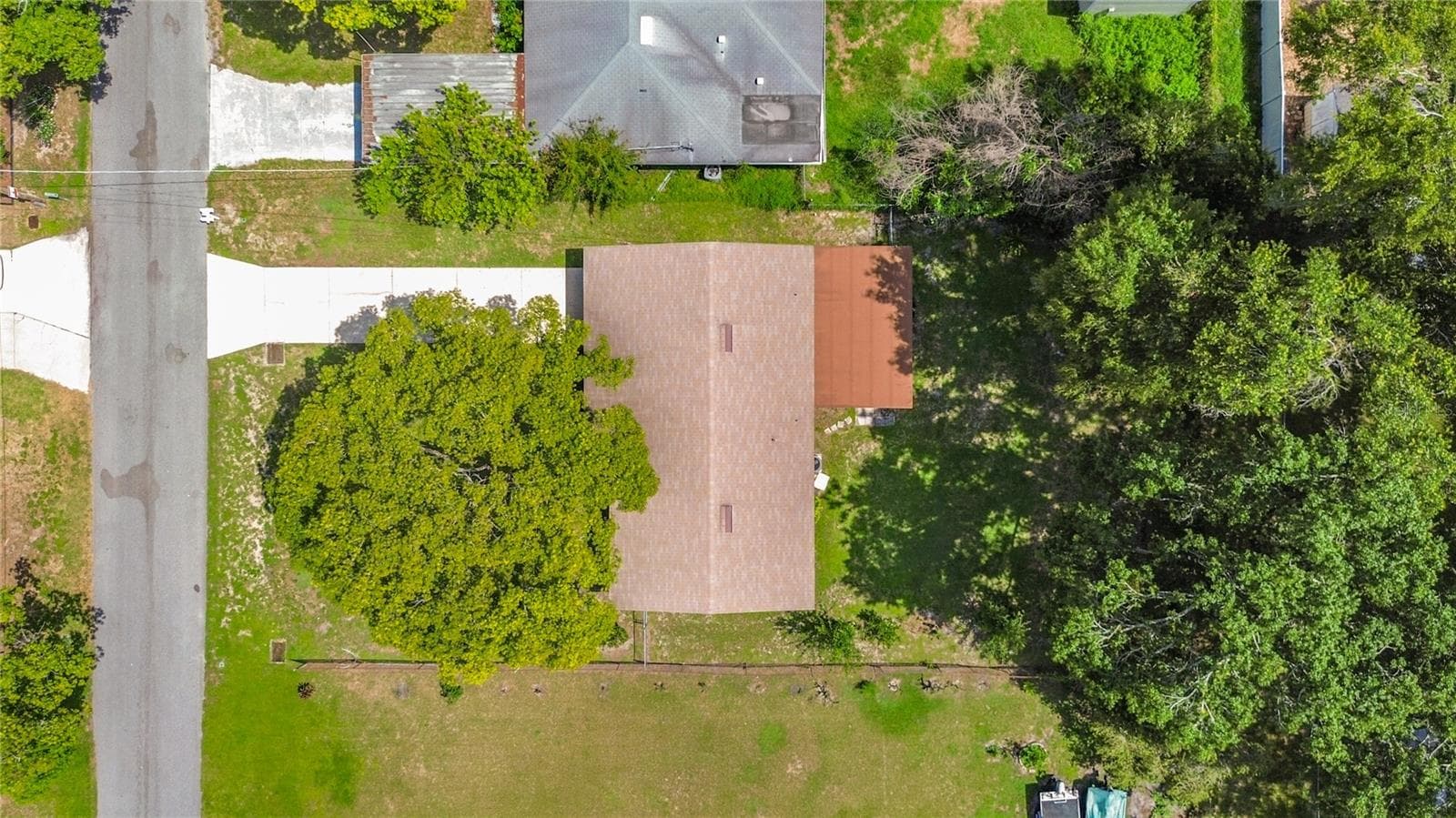 220 Pinehurst Dr photo 3