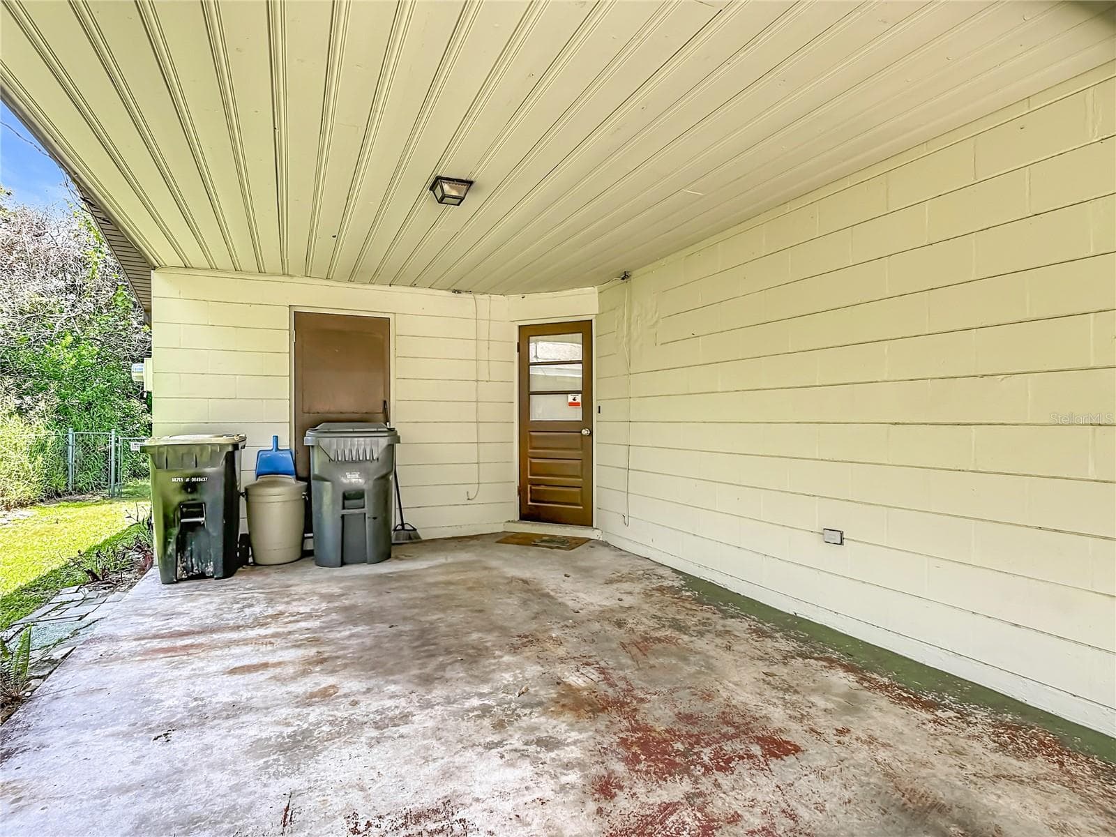 220 Pinehurst Dr photo 4