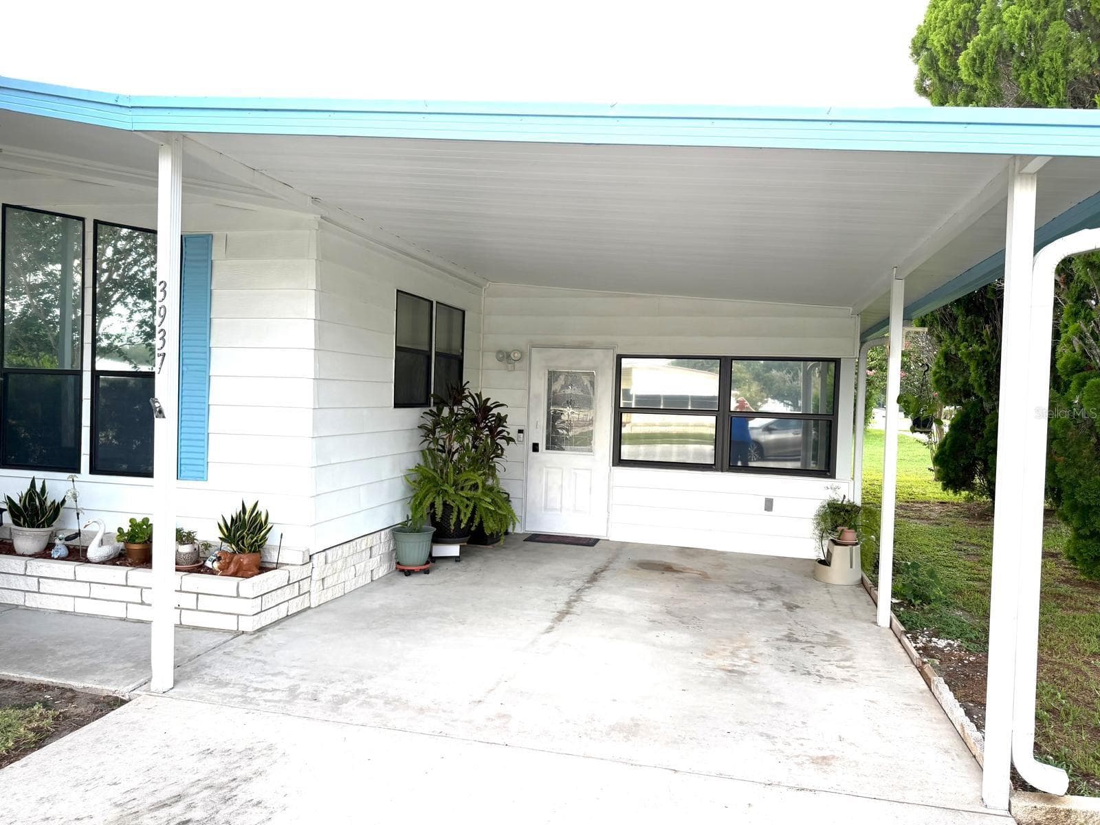 3937 Chris Dr photo 4
