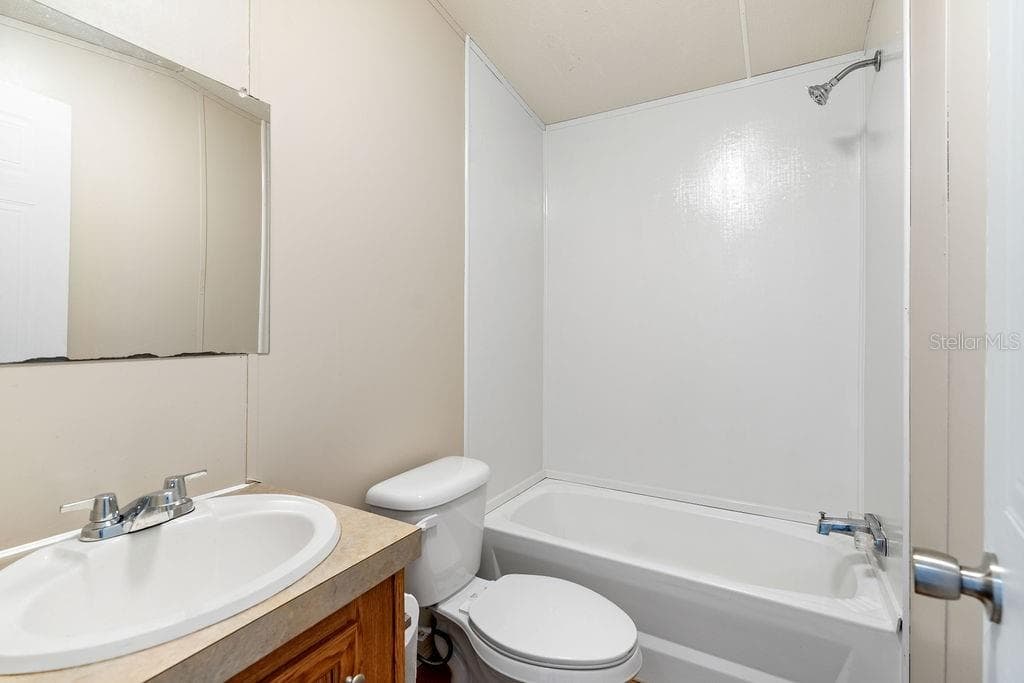 27133 Miller Rd photo 4