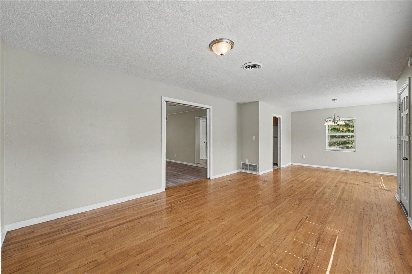 2935 Woodland Hills Ave photo 3