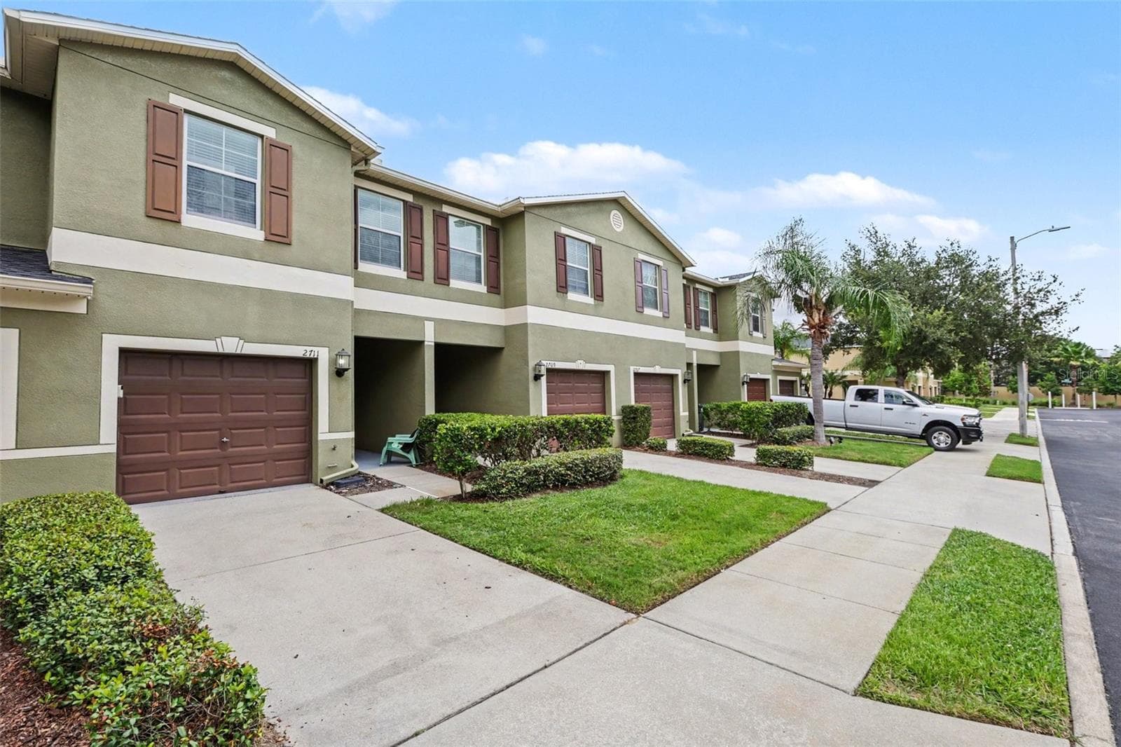 2711 Isabella Valley CT photo 3