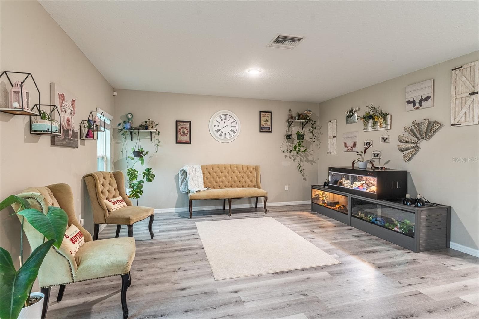 5508 Arlington River Dr photo 3