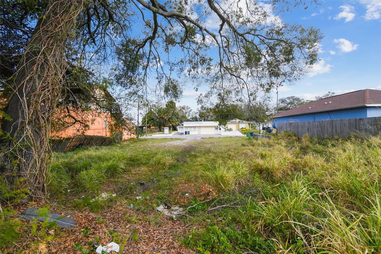 2213 E Columbus Dr photo 5