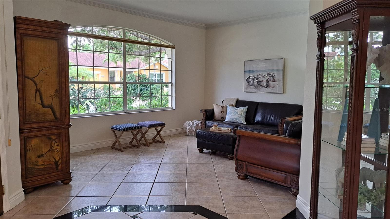 2377 Burton Ln photo 5