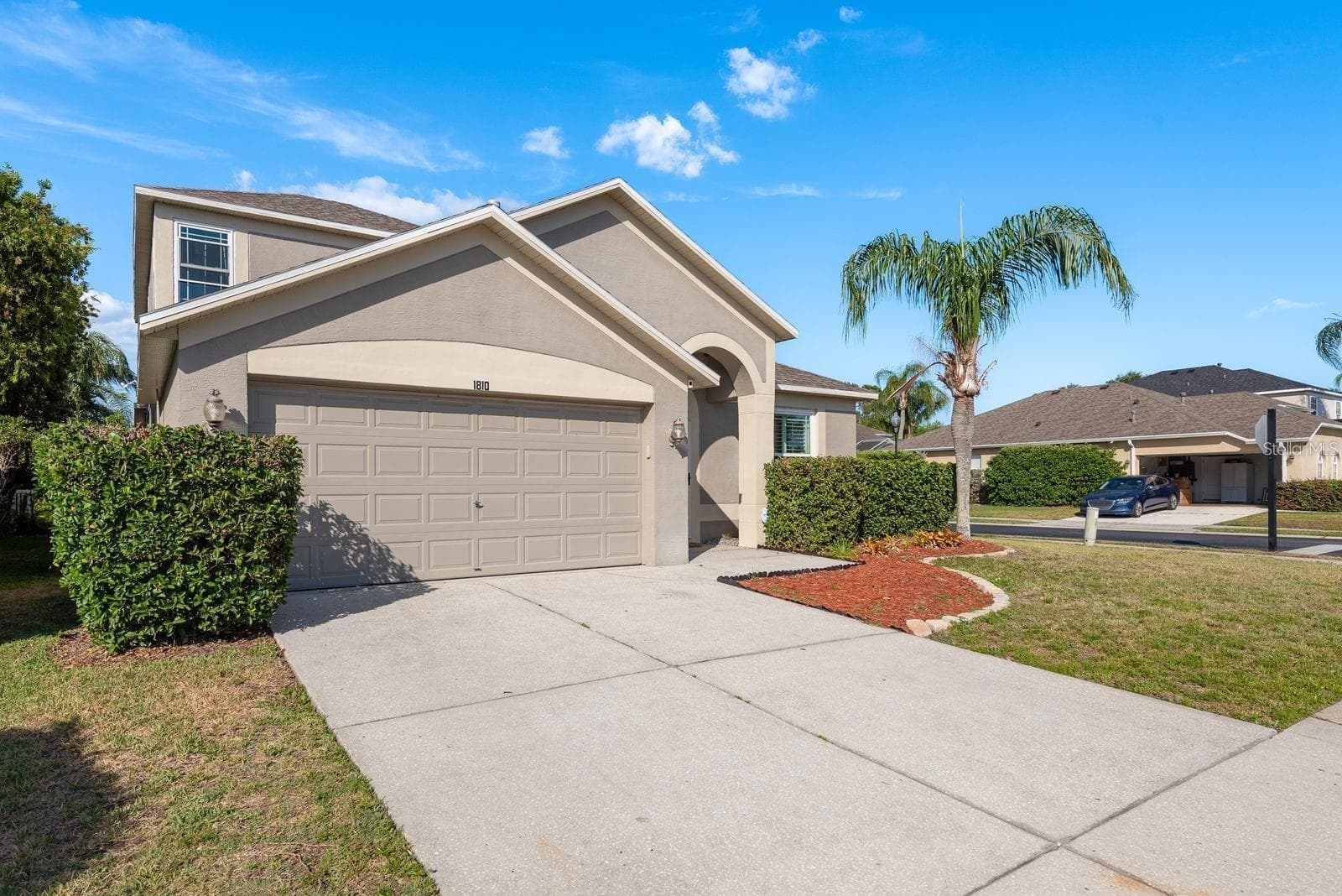 1810 Winsloe Dr photo 3