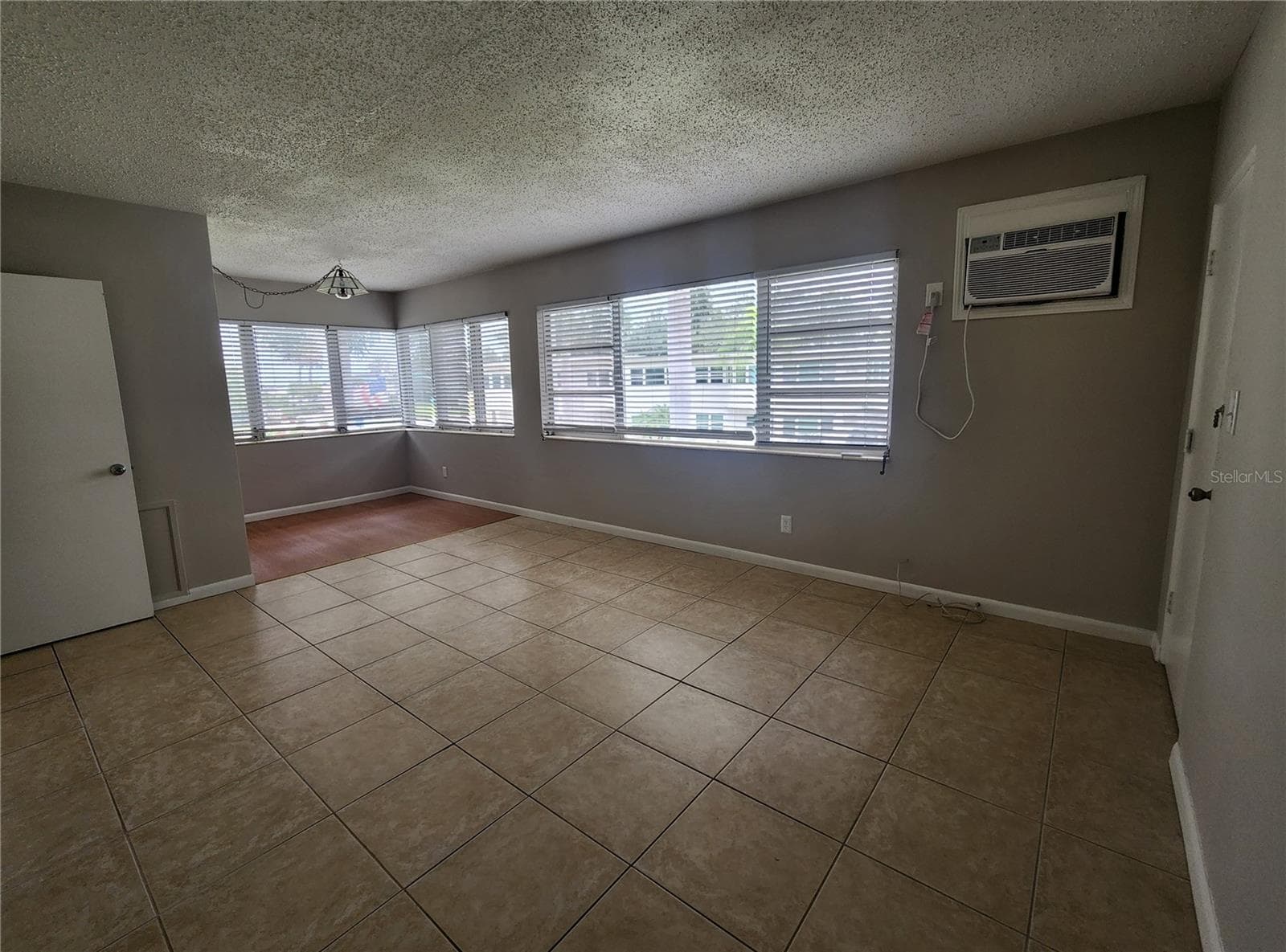 487 1st St S #205 photo 4