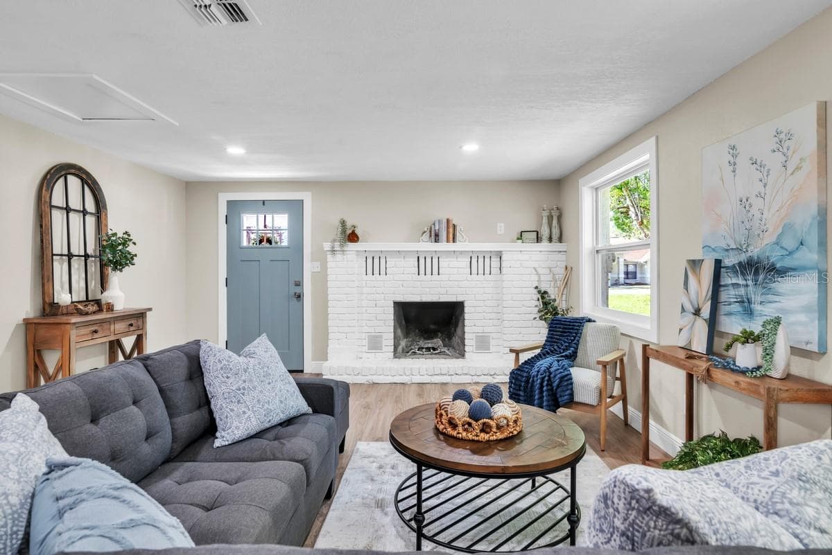 11416 Pine Forest Dr photo 5