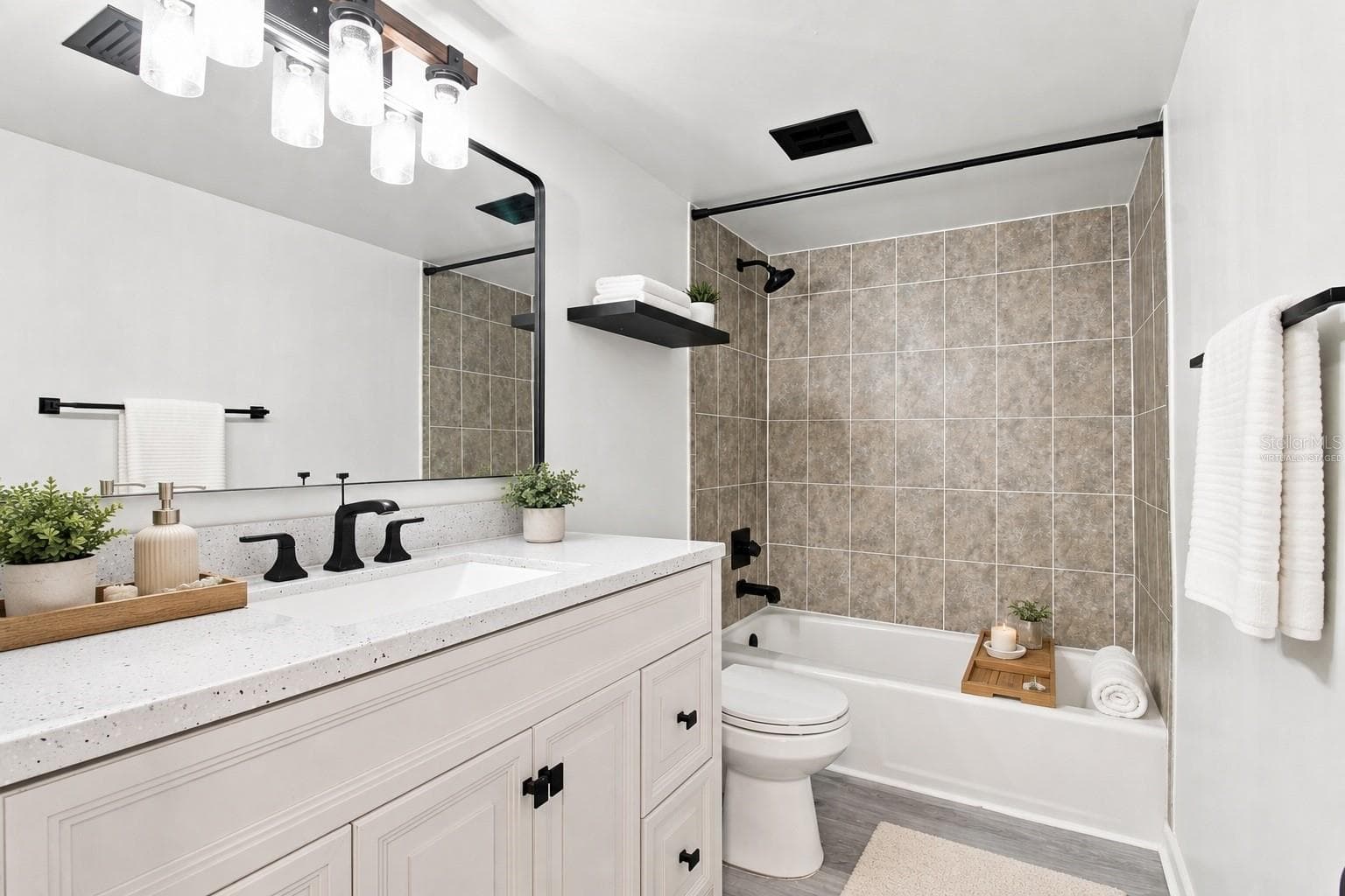 10415 Carrollbrook Cir #207 photo 5