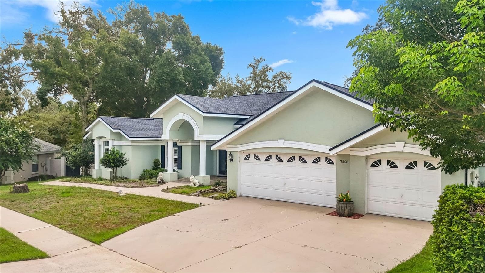 7225 River Forest Ln photo 3