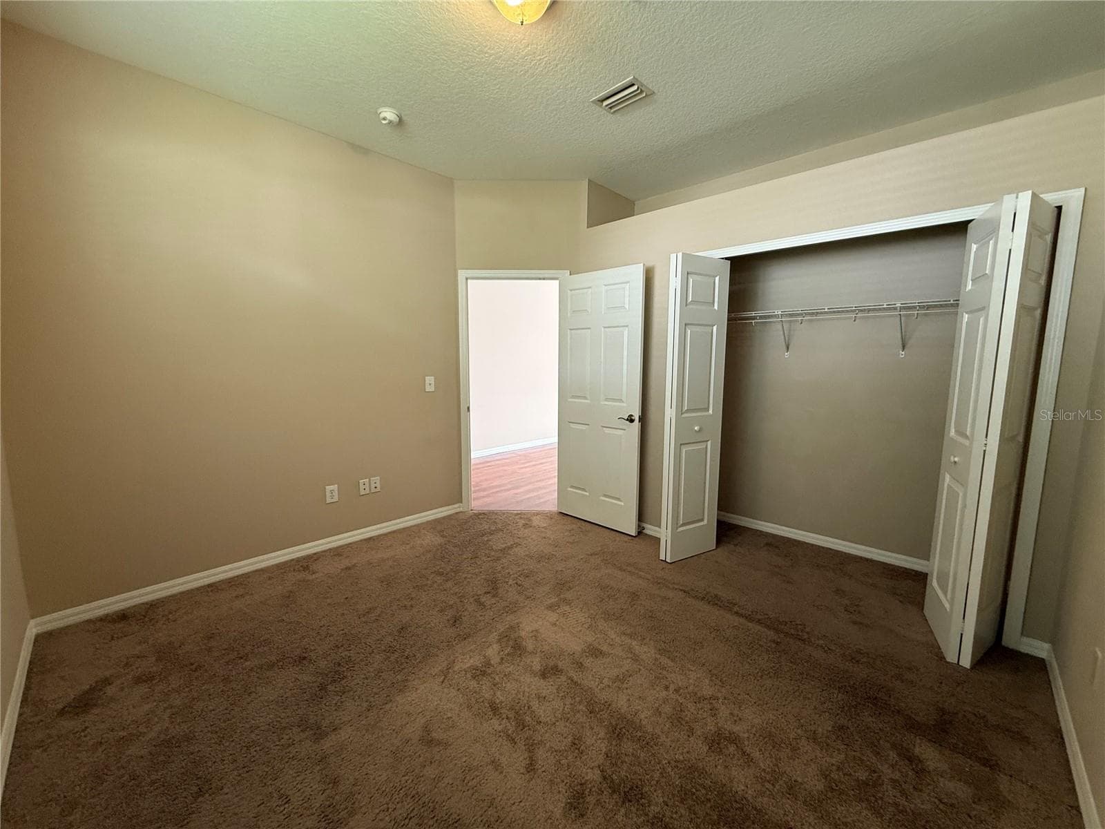 6520 Bridgecrest Dr photo 3