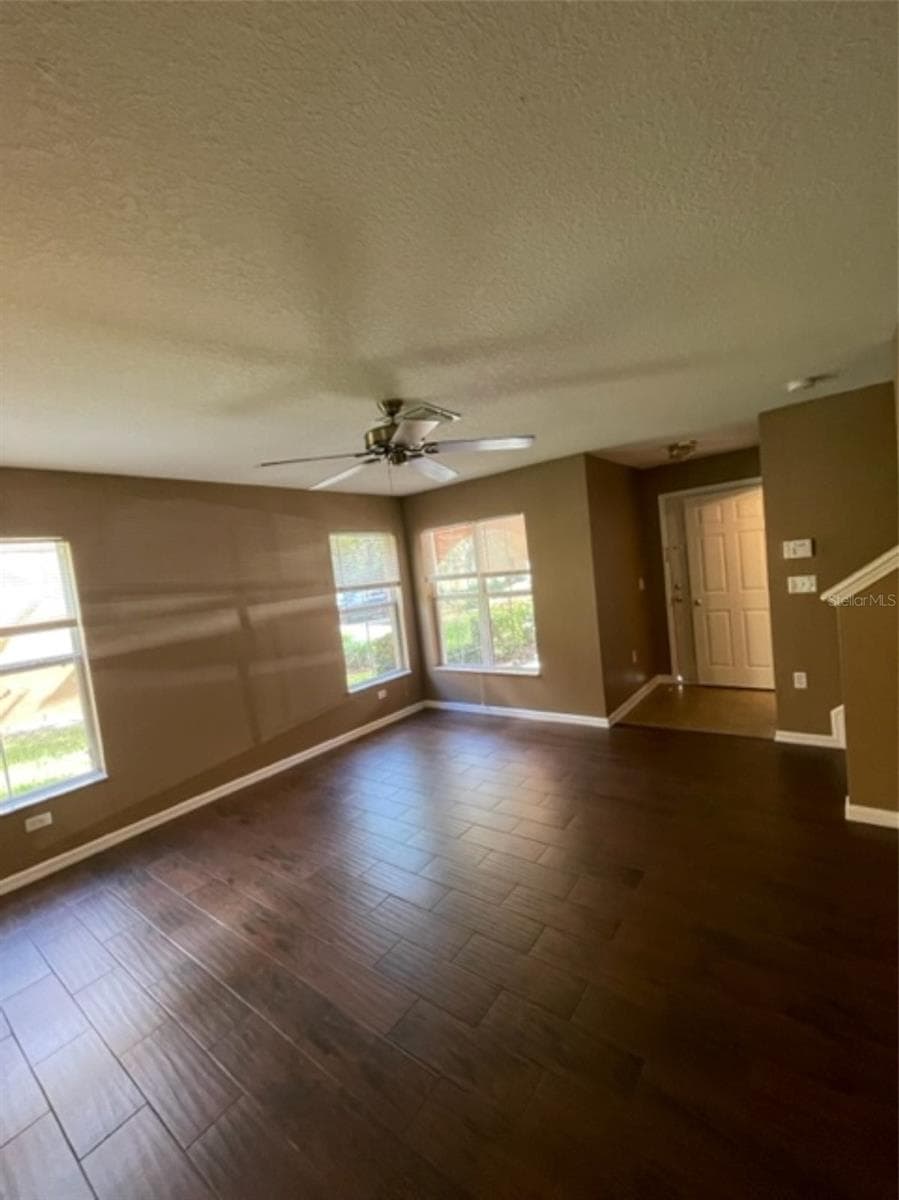 10934 Johanna Ave photo 5