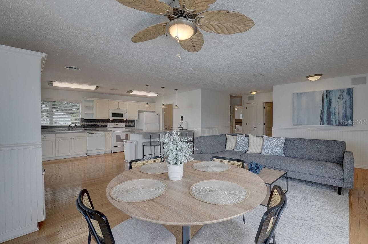 9914 Alavista Dr photo 5