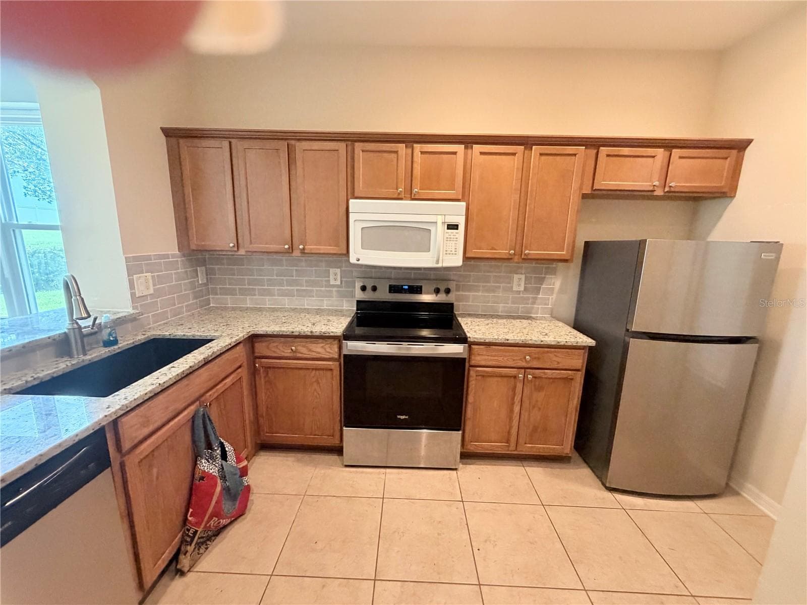 1146 Grantham Dr photo 3