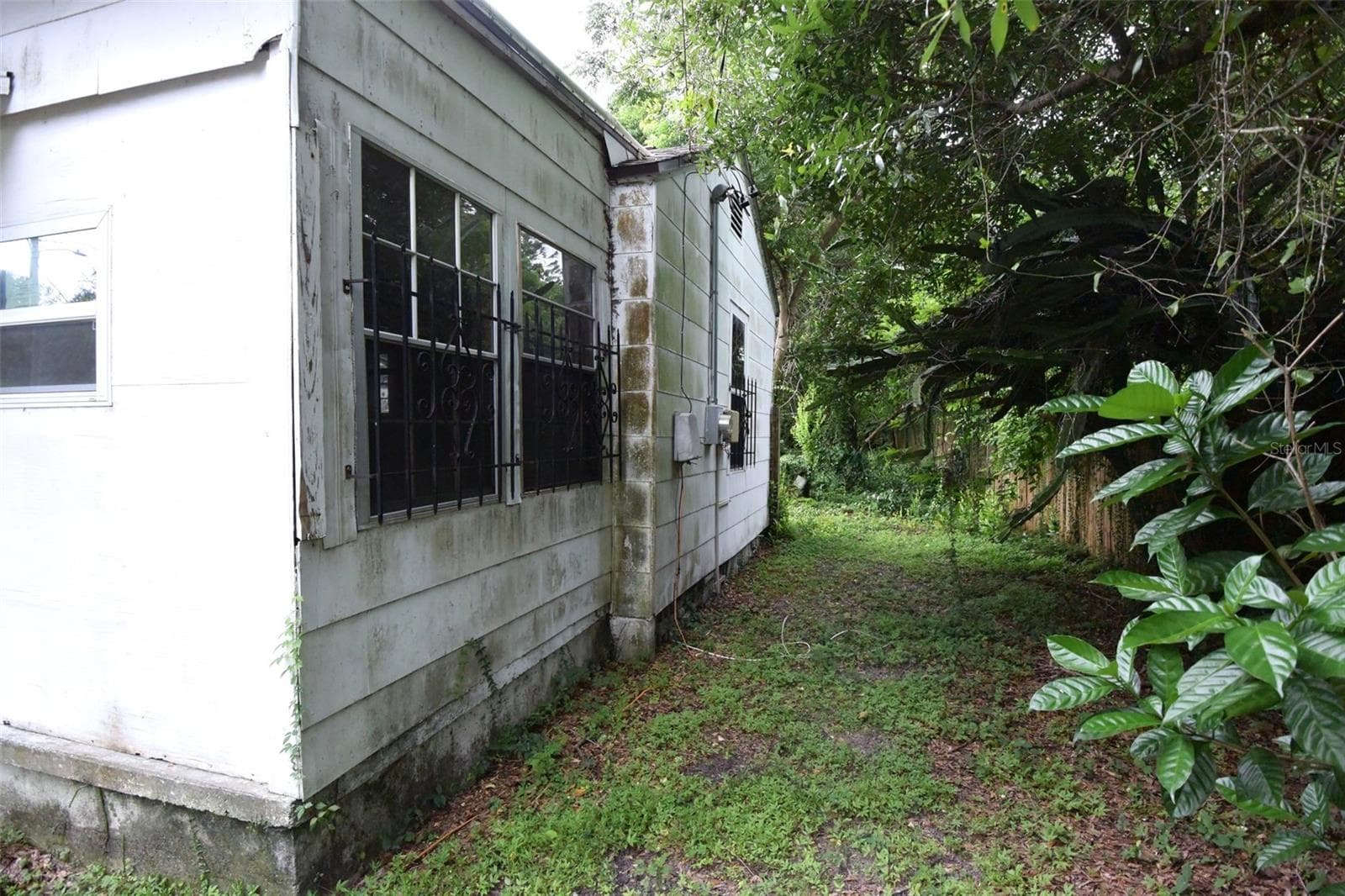 1422 W Humphrey St photo 3