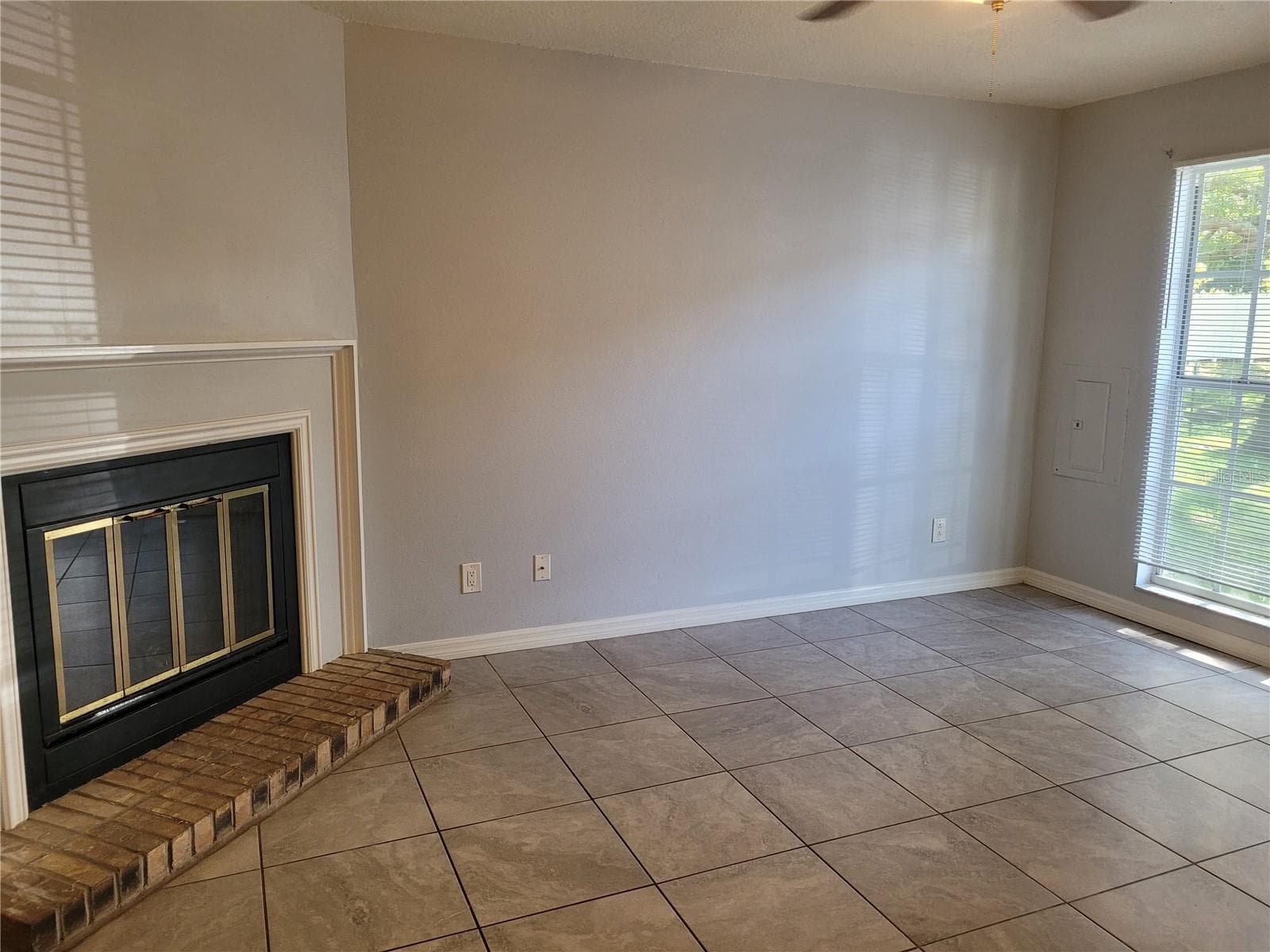 11301 Grandville Dr photo 4