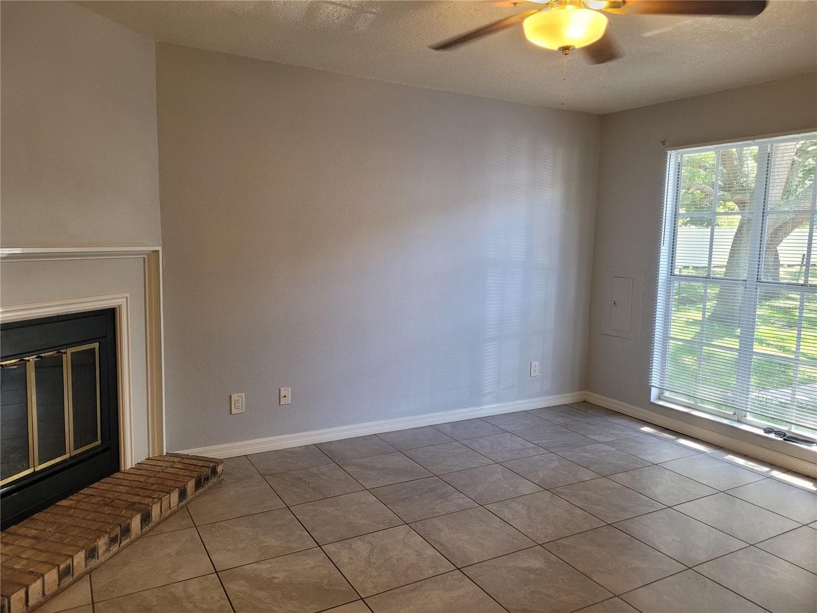 11301 Grandville Dr photo 5