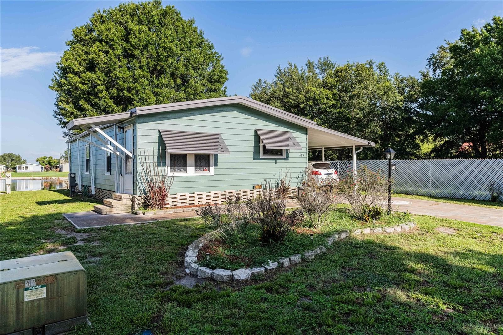 489 Village Cir SW photo 4